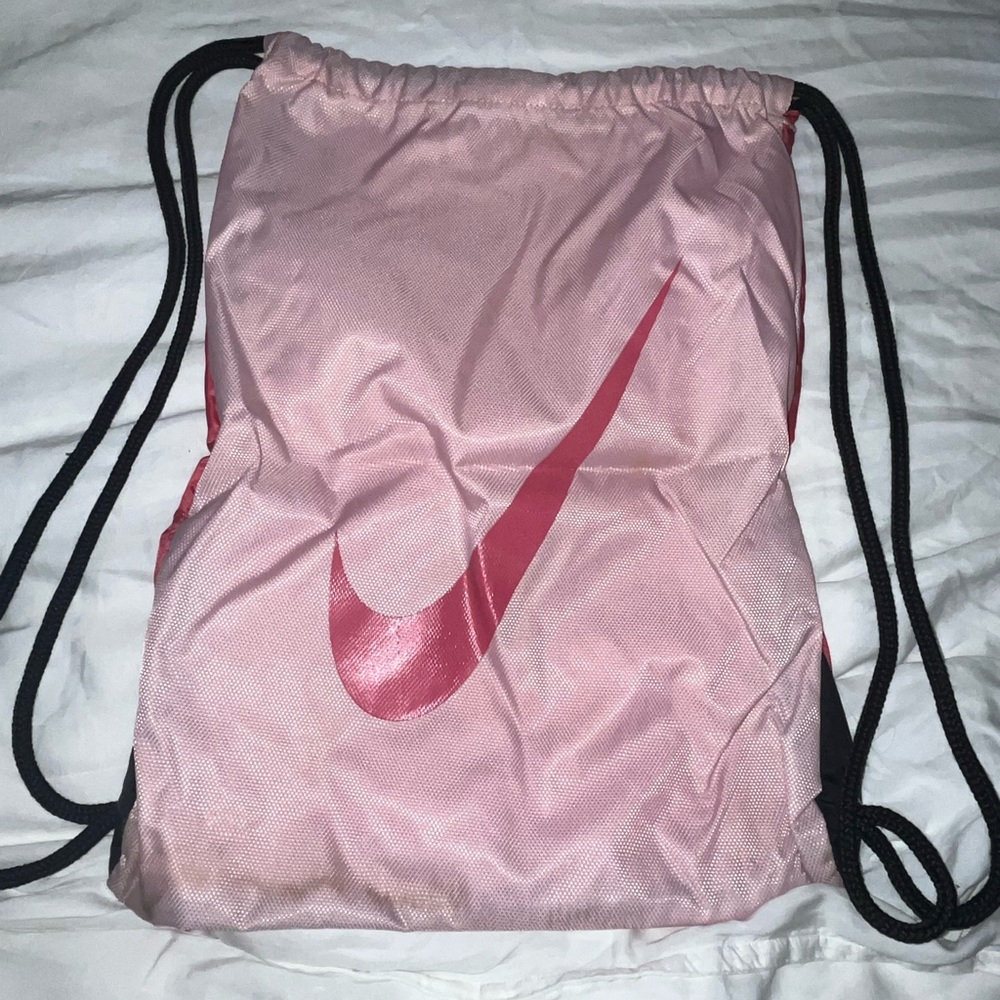 Nike Light Pink / Hot Pink Drawstring Bag